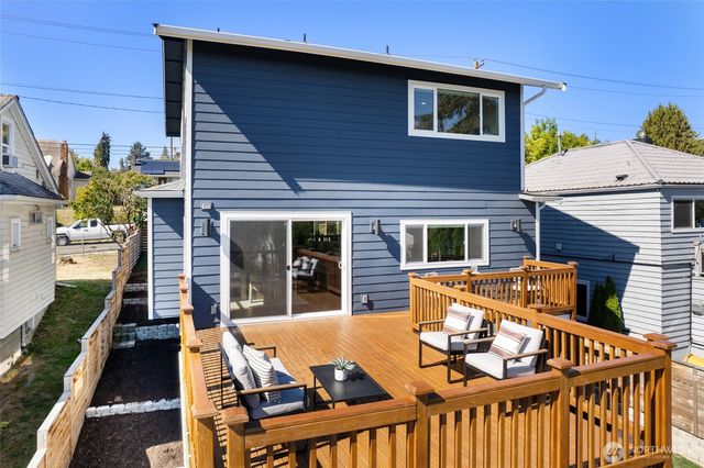 4010 35th Avenue SW, Seattle, WA 98126