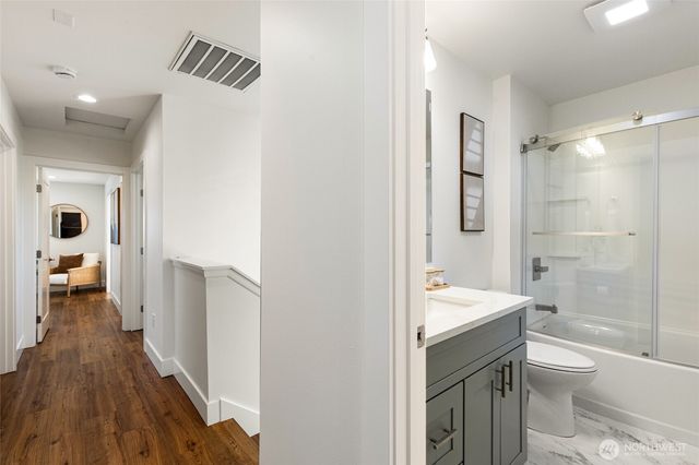 4010 35th Avenue SW, Seattle, WA 98126