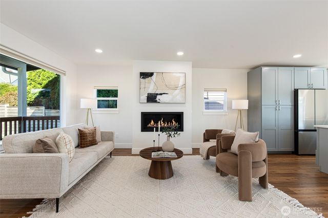 4010 35th Avenue SW, Seattle, WA 98126
