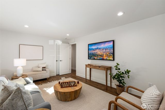 4010 35th Avenue SW, Seattle, WA 98126