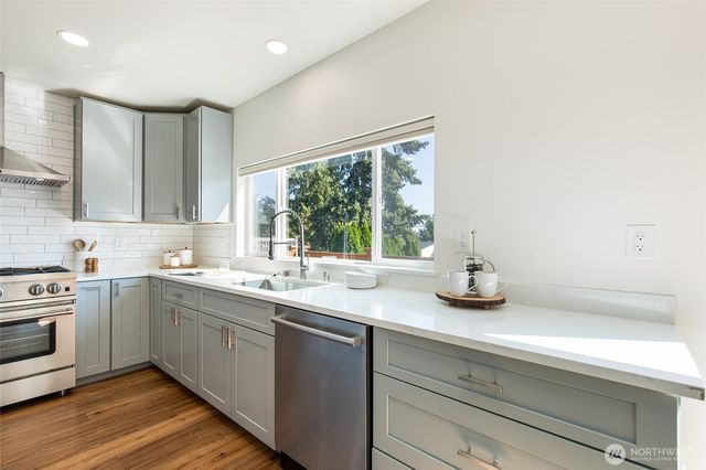 4010 35th Avenue SW, Seattle, WA 98126