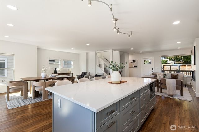 4010 35th Avenue SW, Seattle, WA 98126