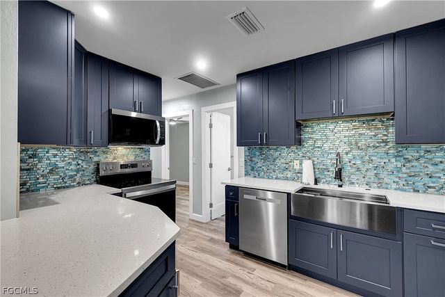 958 Indiana AVE, Fort Myers, FL 33919