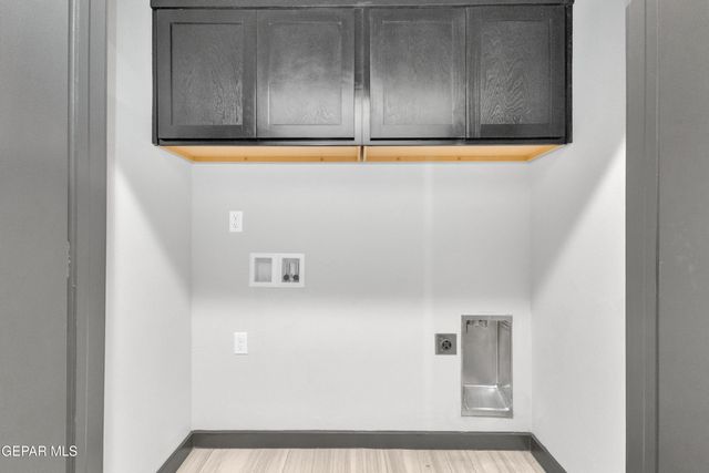 4560 MARK AVIZO, El Paso, TX 79938