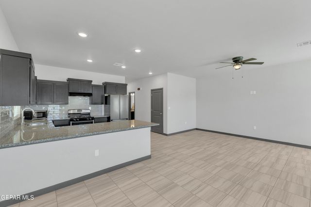 4560 MARK AVIZO, El Paso, TX 79938