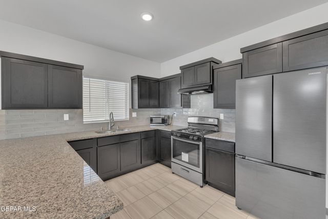 4560 MARK AVIZO, El Paso, TX 79938