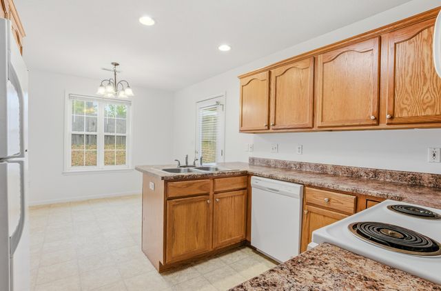 17 E SOUTHBROOK CT, Columbia, MO 65203