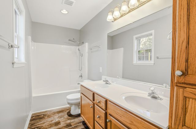 17 E SOUTHBROOK CT, Columbia, MO 65203