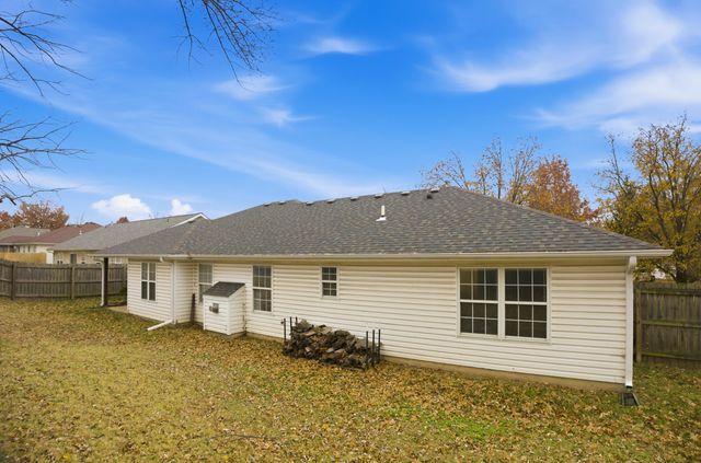 17 E SOUTHBROOK CT, Columbia, MO 65203