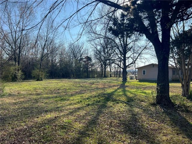 2304 E J Street, Russellville, AR 72802