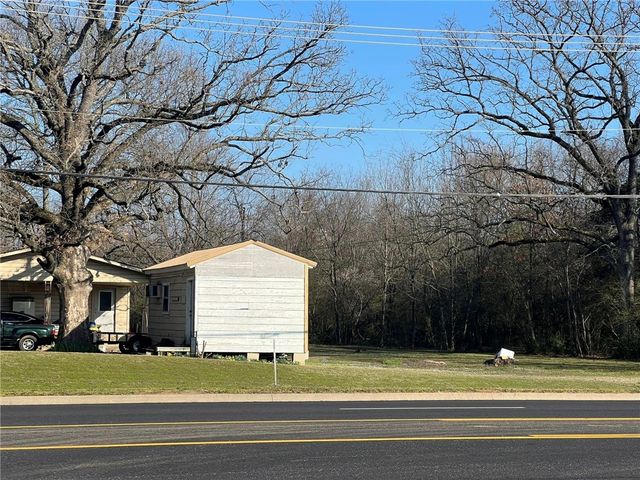 2304 E J Street, Russellville, AR 72802
