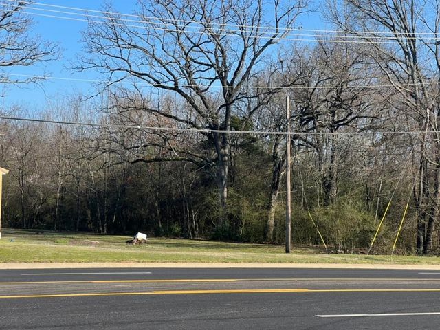 2304 E J Street, Russellville, AR 72802