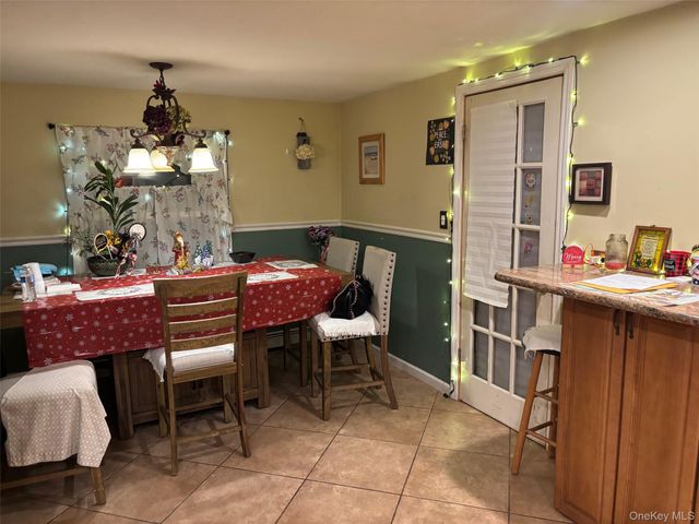 6 Arden Lane, Farmingville, NY 11738