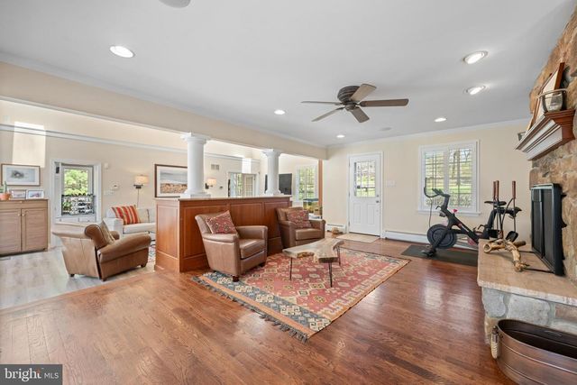 11 FOXCHASE RD, Malvern, PA 19355