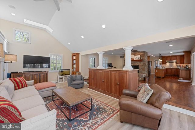 11 FOXCHASE RD, Malvern, PA 19355