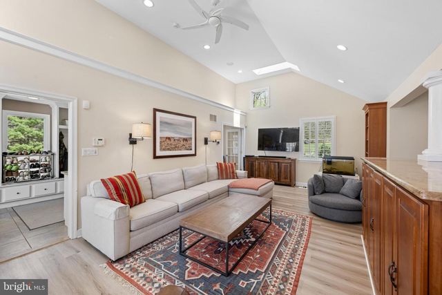 11 FOXCHASE RD, Malvern, PA 19355