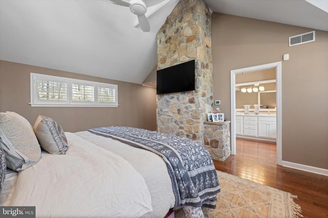 11 FOXCHASE RD, Malvern, PA 19355