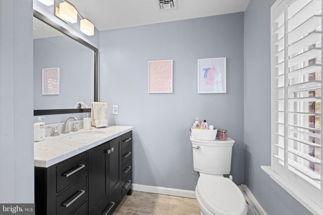 11 FOXCHASE RD, Malvern, PA 19355