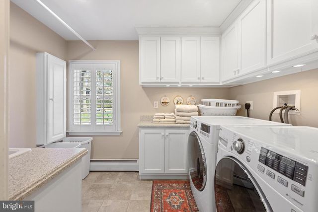 11 FOXCHASE RD, Malvern, PA 19355