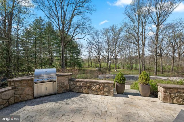 11 FOXCHASE RD, Malvern, PA 19355