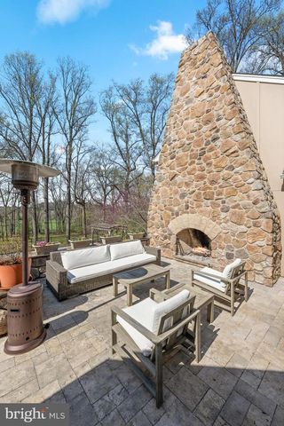 11 FOXCHASE RD, Malvern, PA 19355