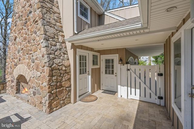 11 FOXCHASE RD, Malvern, PA 19355