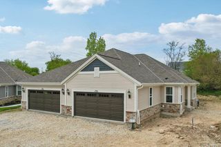 W204N17669 Laurel PLACE #602, Jackson, WI 53037