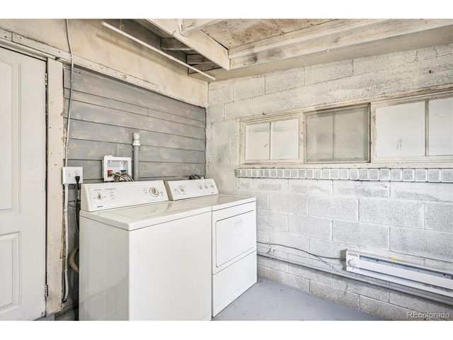 2110 Eagle Cir, Aurora, CO 80011