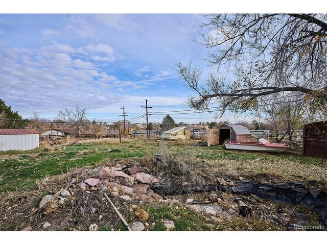 2110 Eagle Cir, Aurora, CO 80011