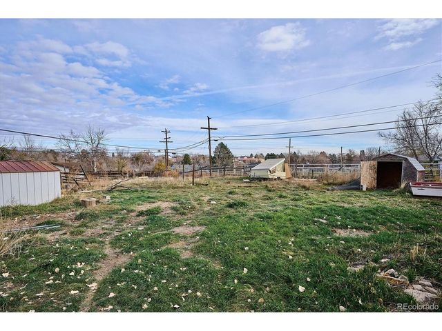 2110 Eagle Cir, Aurora, CO 80011