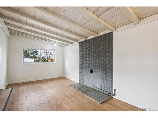 2110 Eagle Cir, Aurora, CO 80011