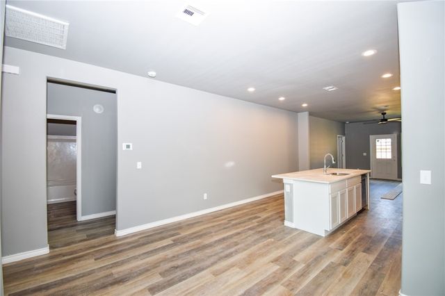 815 Elesa St, Corpus Christi, TX 78405