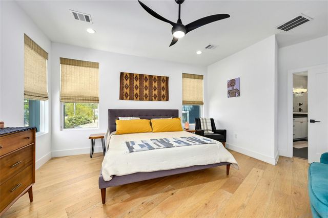 1187 Oak Grove Ave, Austin, TX 78702
