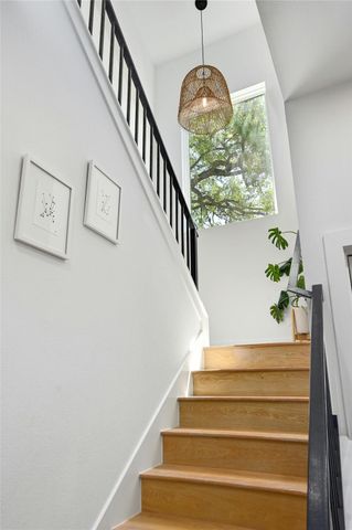 1187 Oak Grove Ave, Austin, TX 78702