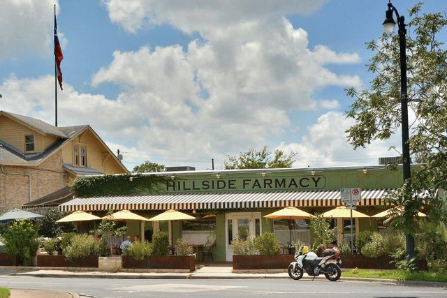 1187 Oak Grove Ave, Austin, TX 78702