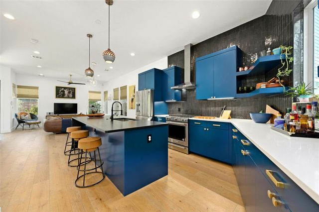1187 Oak Grove Ave, Austin, TX 78702
