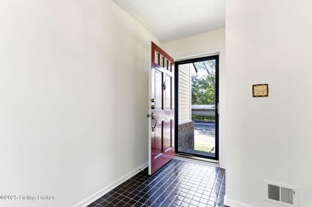 105 Sycamore Dr, Sycamore, KY 40223