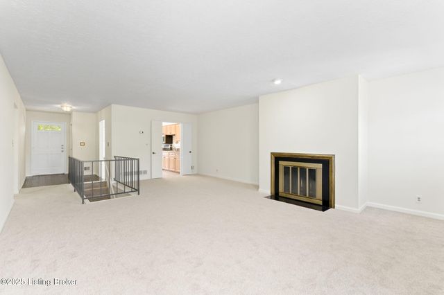 105 Sycamore Dr, Sycamore, KY 40223