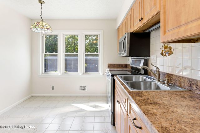 105 Sycamore Dr, Sycamore, KY 40223