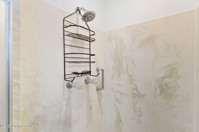 105 Sycamore Dr, Sycamore, KY 40223