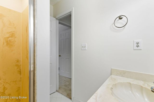 105 Sycamore Dr, Sycamore, KY 40223