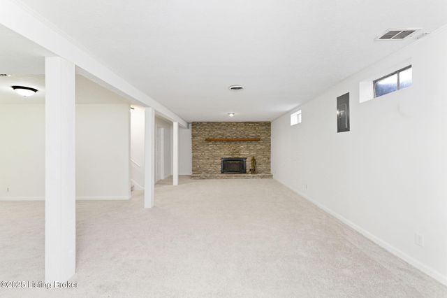 105 Sycamore Dr, Sycamore, KY 40223