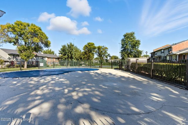 105 Sycamore Dr, Sycamore, KY 40223