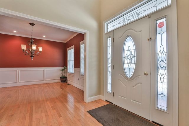 121 Cherrywood Dr, Nashua, NH 03062