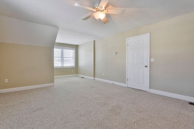 121 Cherrywood Dr, Nashua, NH 03062