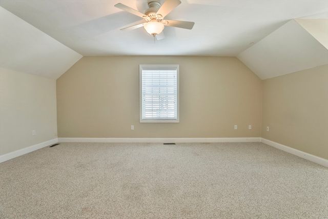 121 Cherrywood Dr, Nashua, NH 03062