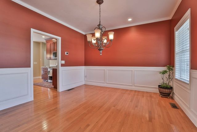 121 Cherrywood Dr, Nashua, NH 03062