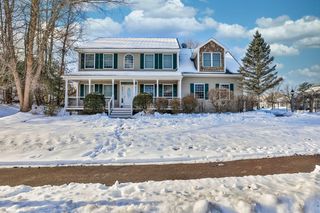 121 Cherrywood Dr, Nashua, NH 03062
