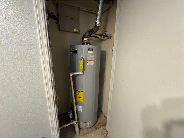 1607 Fieldstone, Tecumseh, OK 74873