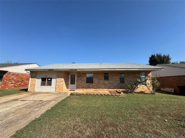 1607 Fieldstone, Tecumseh, OK 74873